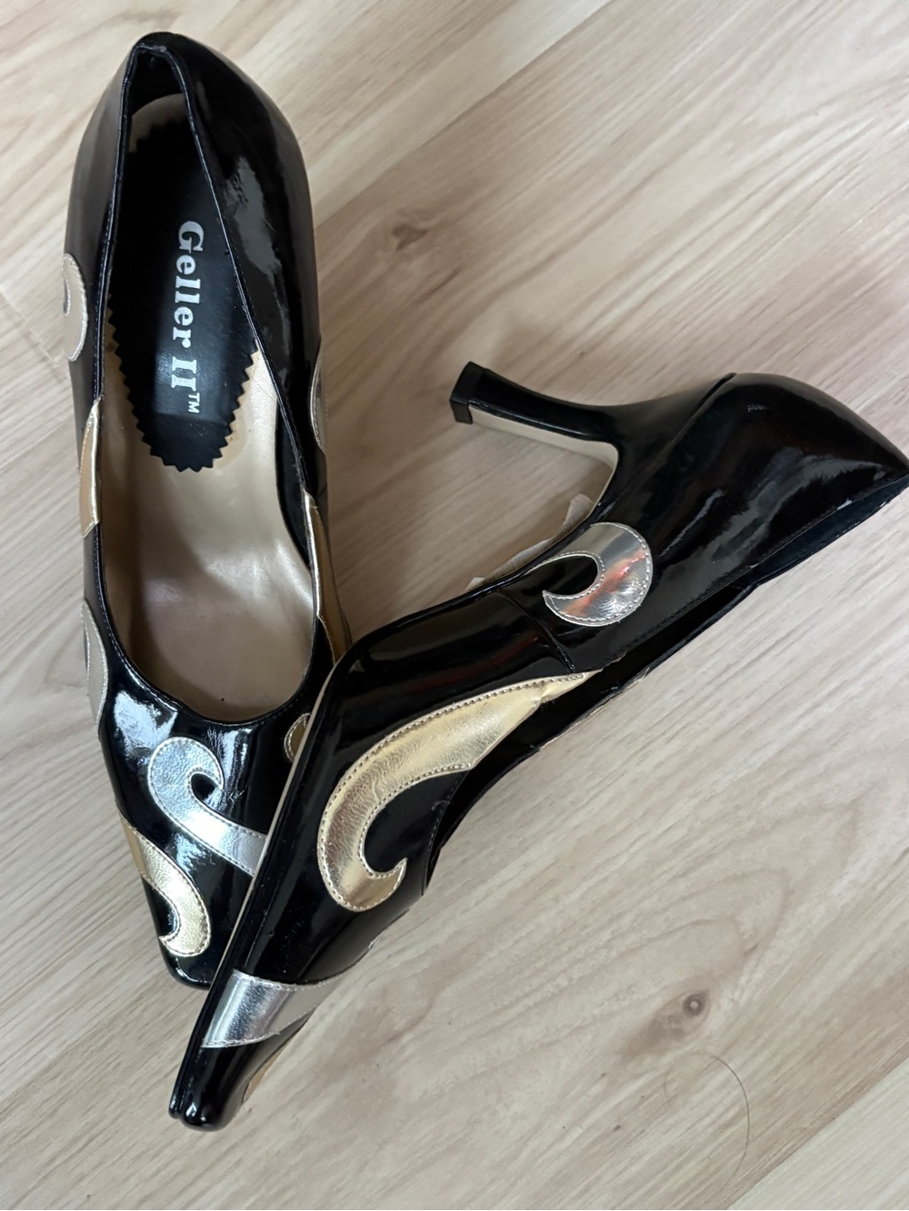 Geller II Vintage Elegant Slip On Lawton 2191 Pump Patent Faux Leather Size 6.5M